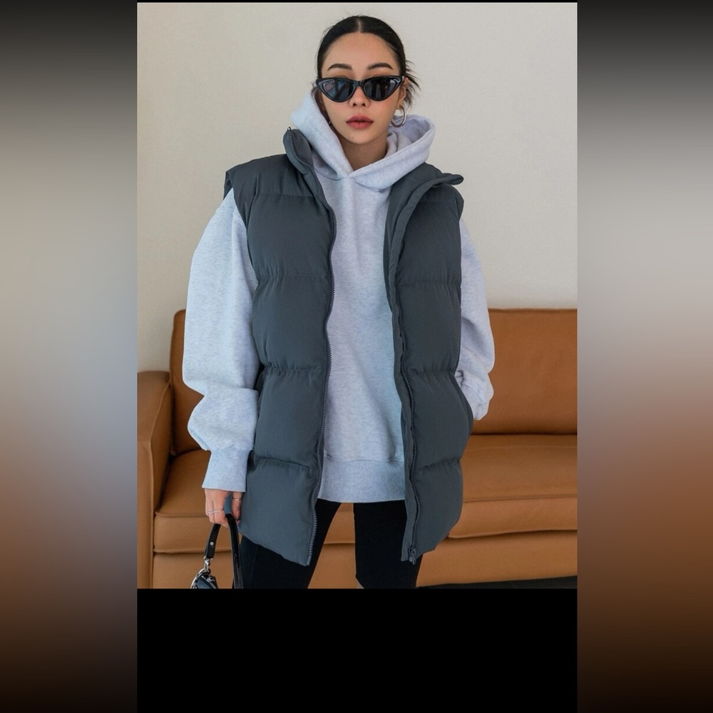 Dark grey vest